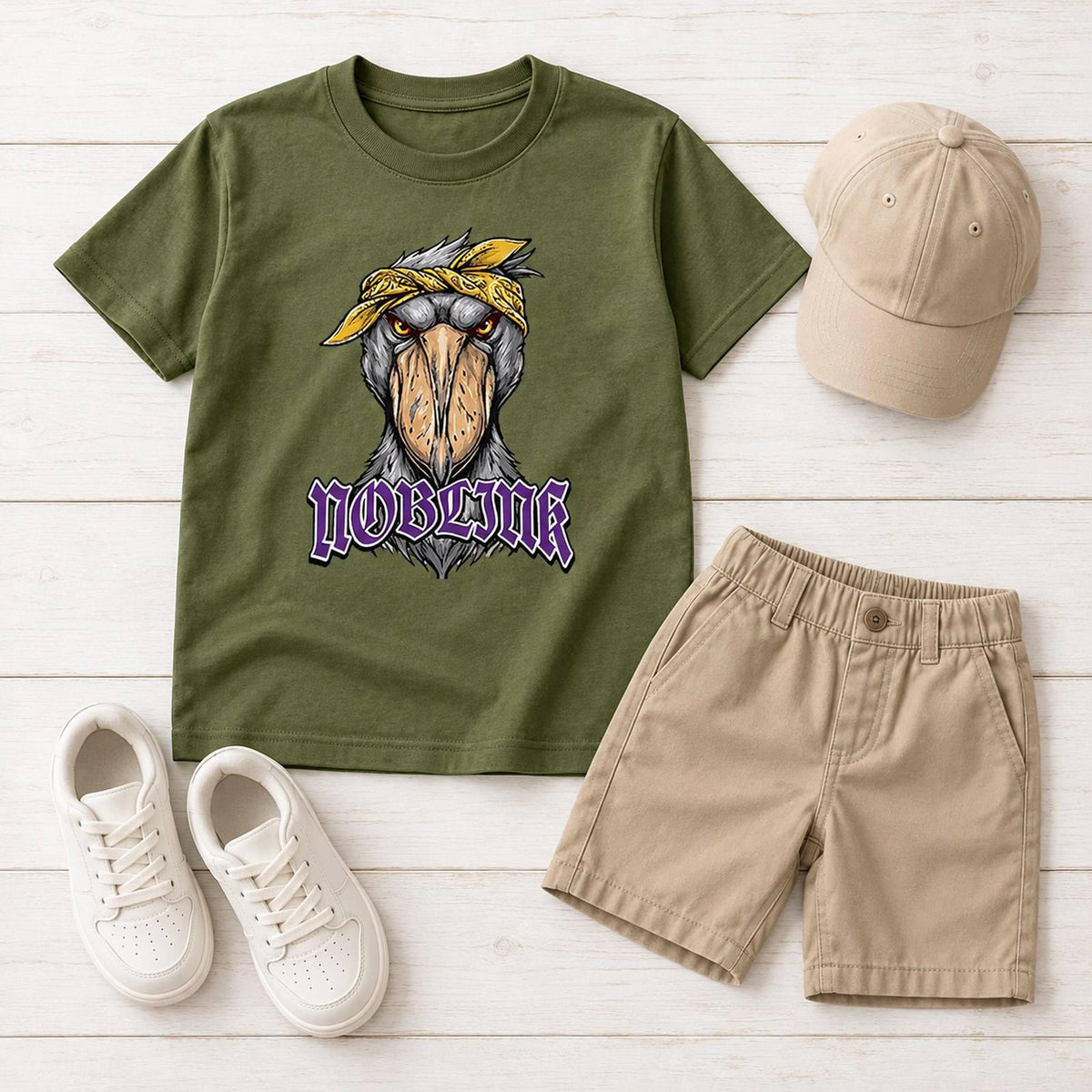 NOBLINK（黄色バンダナのハシビロコウ） キッズTシャツ オリーブ 平置きコーディネート