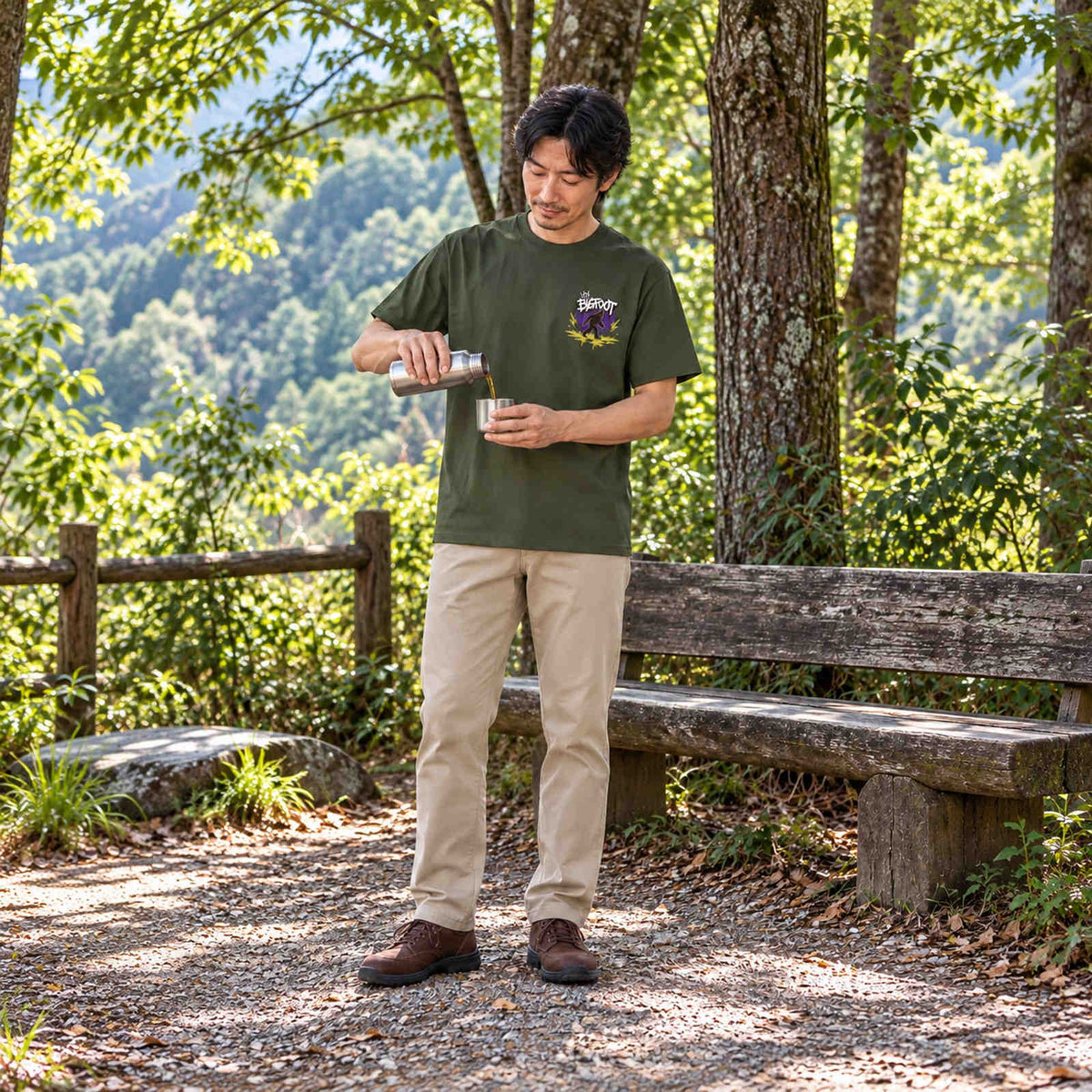 ビッグフット ワンポイントTシャツ「BIGFOOT」｜森の王者が、胸もとに。