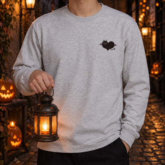 悪魔ハート「でももん」ロングTシャツ ハロウィンの夜、ランタンを持つアッシュ