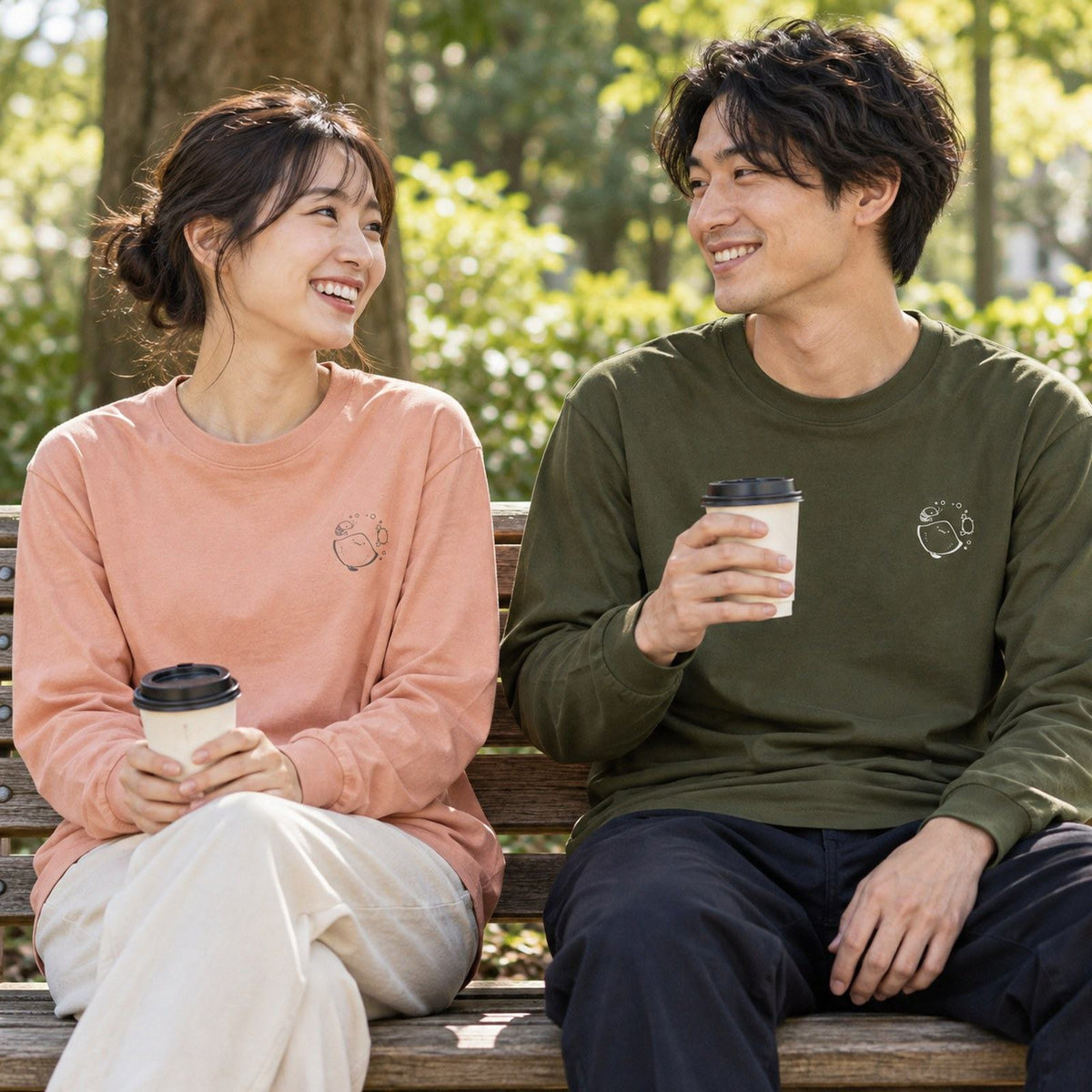 えいみょん ユニセックス袖リブ長袖Tシャツ ペアコーデ（女性ダスティピンク＋男性アーミーグリーン）