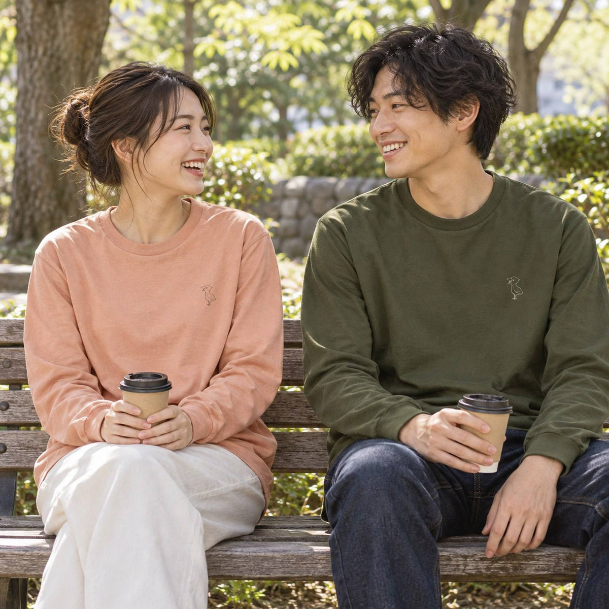 端弘コウ ユニセックス袖リブ長袖Tシャツ ペアコーデ（女性ダスティピンク＋男性アーミーグリーン）
