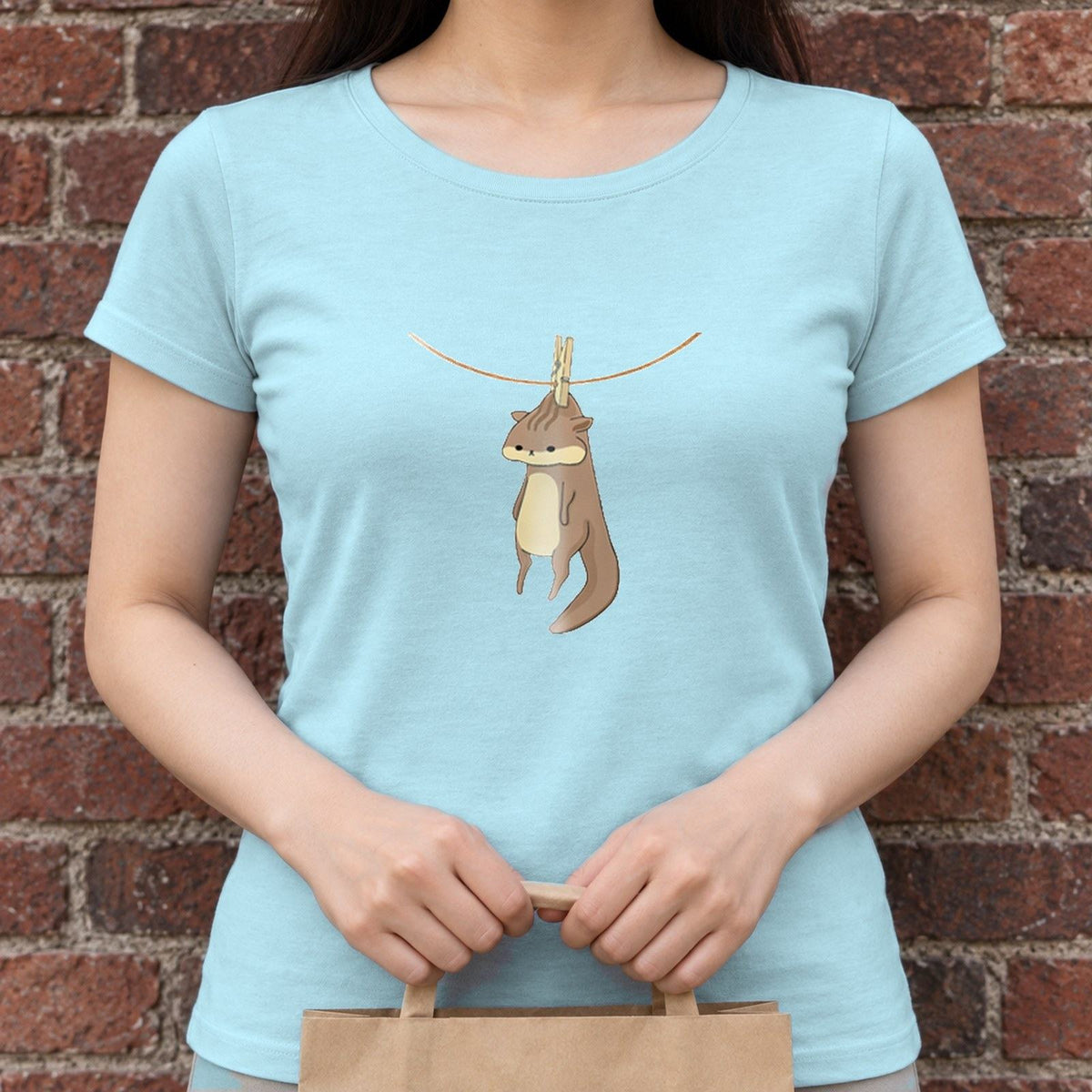 干されちゃったリス レディースTシャツ 着用アップ（サムネイル）