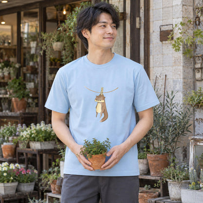 リス Tシャツ「干されちゃった」｜洗濯バサミで、ちょこん。
