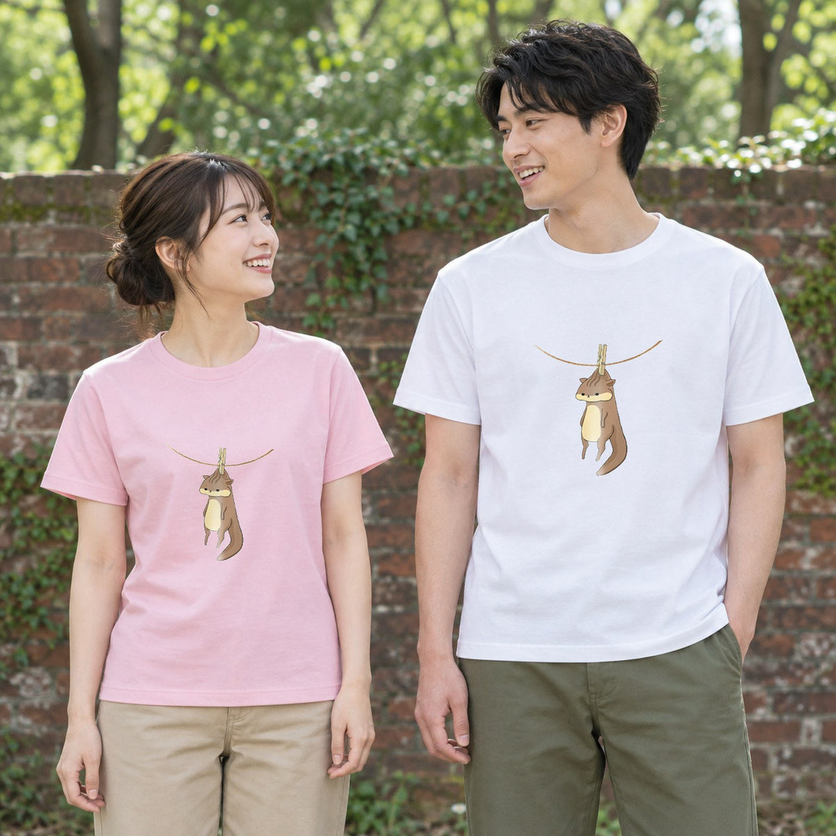 リス Tシャツ「干されちゃった」｜洗濯バサミで、ちょこん。