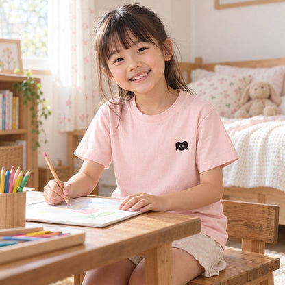 モフボウ キッズTシャツ ライトピンク 子どもの日常（子ども部屋でお絵かき）