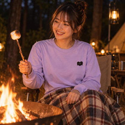 ふわふわハート「モフボウ」ロングTシャツ 焚き火でマシュマロを焼くライトパープル