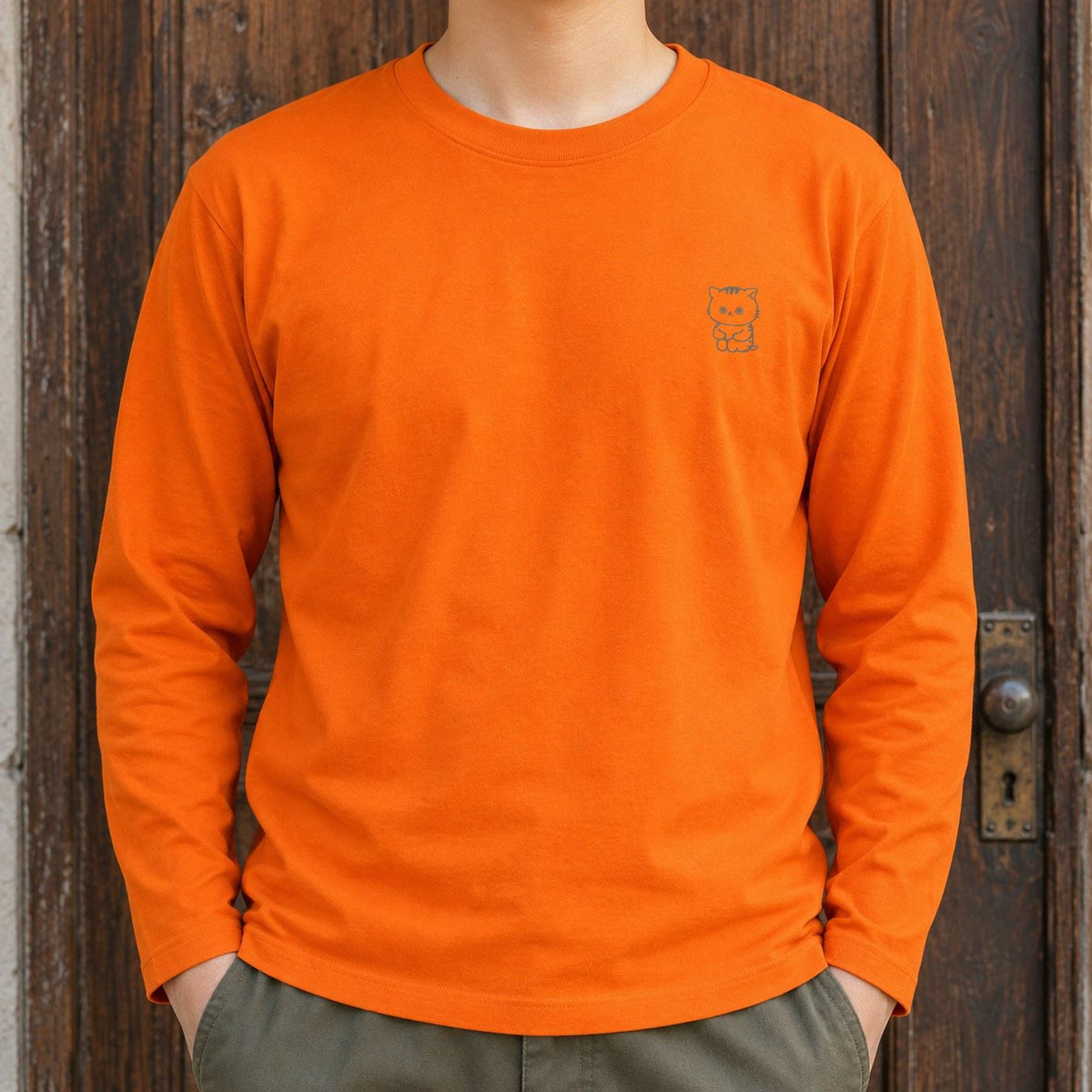 ねっこ（ネコ）長袖Tシャツ オレンジ 着用アップ サムネイル