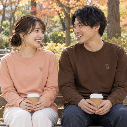 ねっこ ユニセックス袖リブ長袖Tシャツ ペアコーデ（女性ダスティピンク＋男性ダークブラウン）