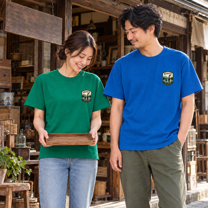 ネッシー ワッペン風Tシャツ「NESSIE」｜湖の伝説を、胸もとに。