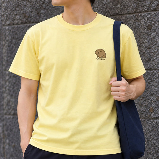 カピバラ ワンポイントTシャツ「Otearai」｜目を閉じて、じっと耐える。