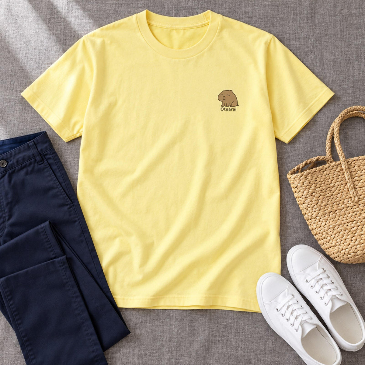 カピバラ ワンポイントTシャツ「Otearai」｜目を閉じて、じっと耐える。