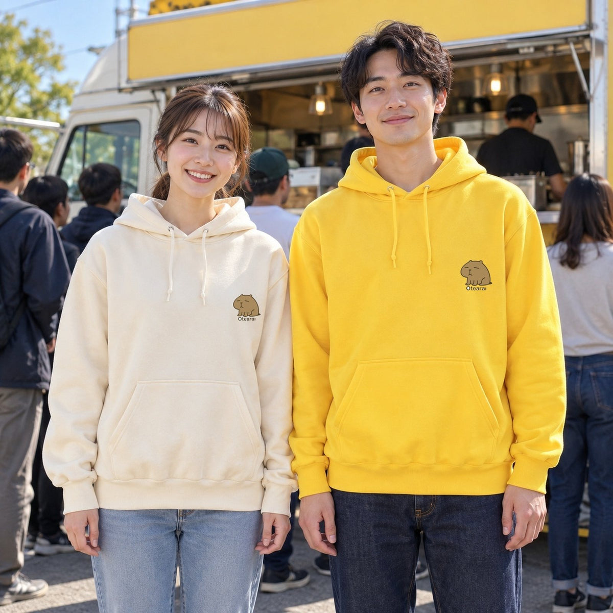 カピバラ「Otearai」パーカー 色違いのペアコーデ
