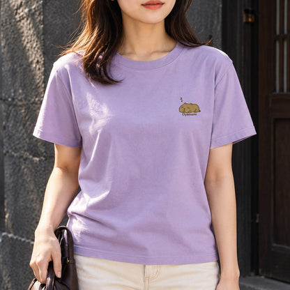カピバラ ワンポイントTシャツ「Oyasumi」｜今日はもう、おしまい。