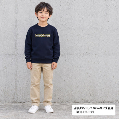 RebelRhythm×カモフラージュ キッズトレーナー 着用全身（身長130cm・130cmサイズ）