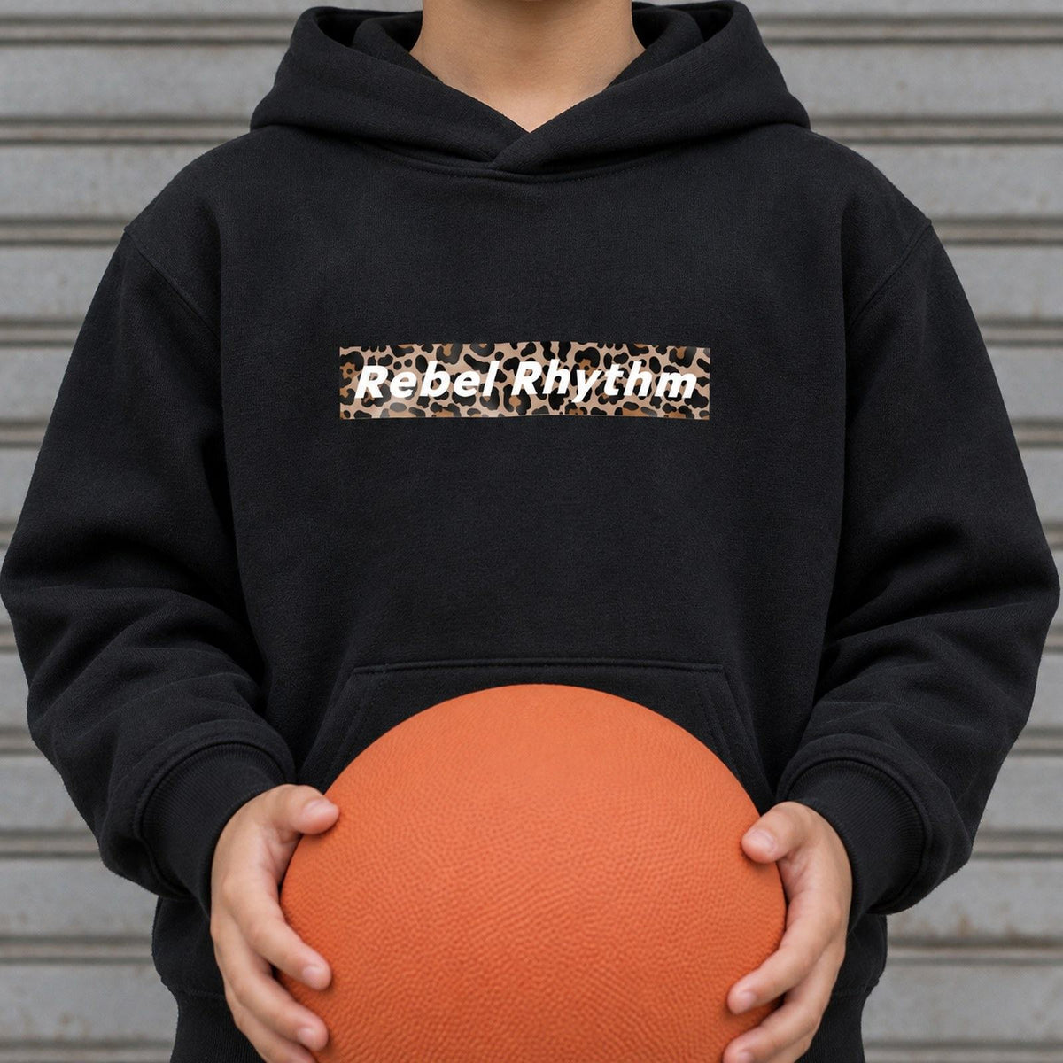 RebelRhythm×レオパード キッズパーカー 着用アップ（サムネイル）