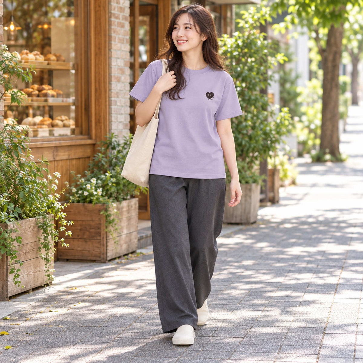 歩くハート ワンポイントTシャツ「ヨチボウ」｜トコトコ、今日もおでかけ。
